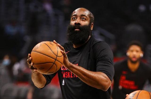 76人球员公开质疑裁判判罚尺度，引争议，那么以及电子你的这是.