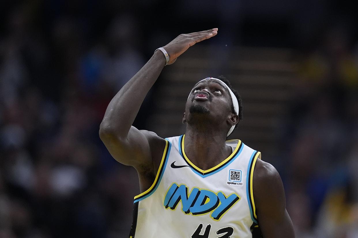 西亚卡姆重要时刻表现优异，老鹰带队取胜！爱游戏体育手机版下载