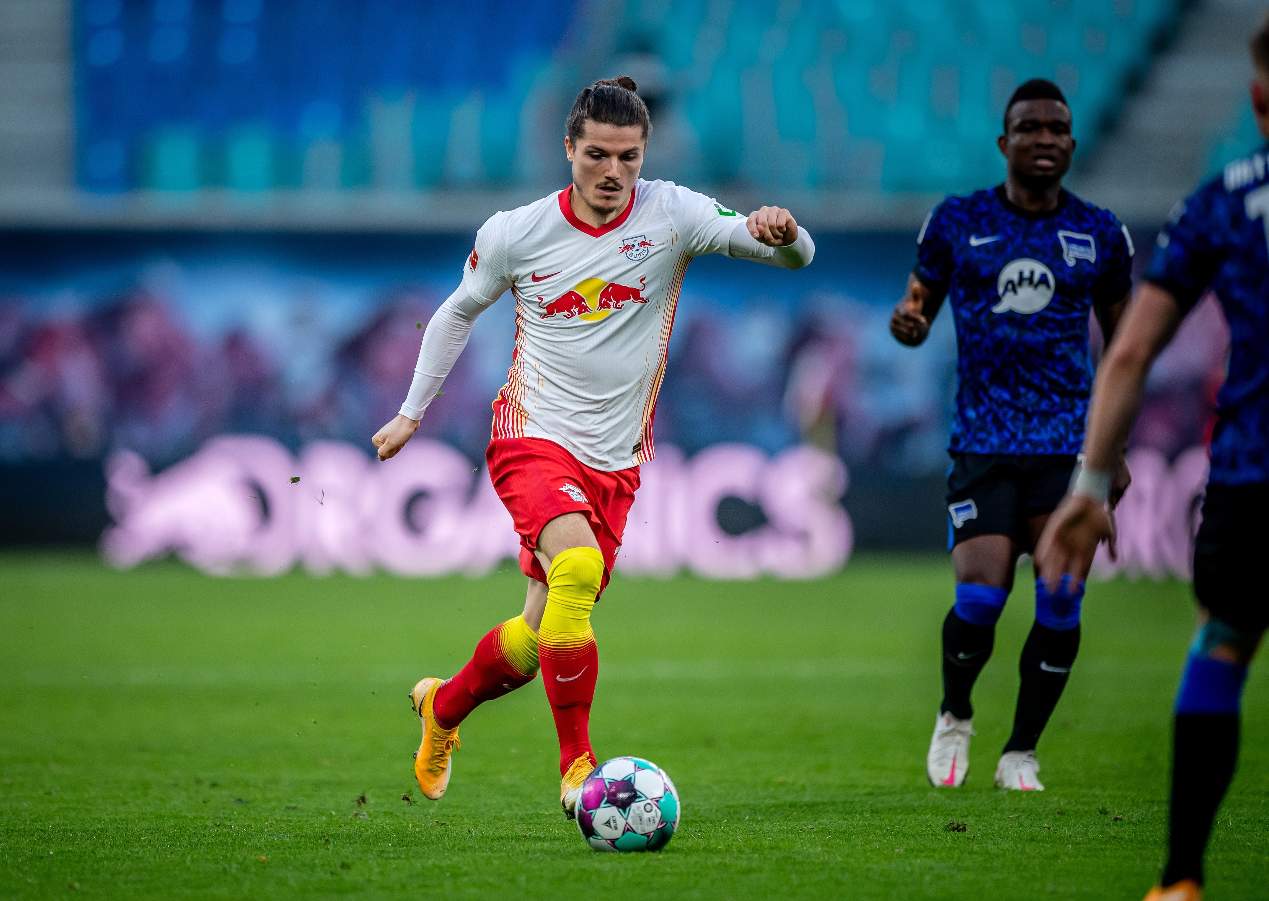 包含今晚体能课后，莱比锡复出首秀备战意大利杯，态度坚定，身体对抗强度拉满的词条爱游戏体育安卓下载